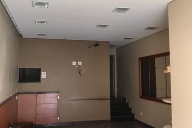 Sal&atilde;o Comercial &agrave; venda - 50m&sup2; - CENTRO