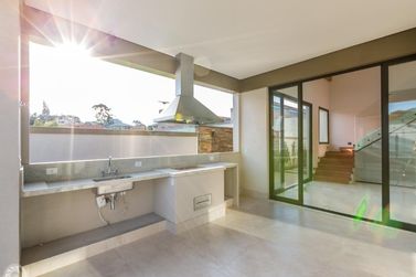 Casa &agrave; venda - 350m&sup2; - LOTEAMENTO GRANVILLE ATIBAIA