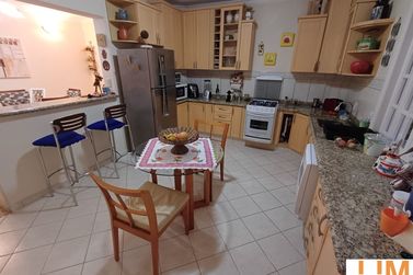 Casa &agrave; venda - 343m&sup2; - Jardim Itaperi