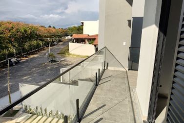 Casa &agrave; venda - 142m&sup2; - Condom&iacute;nio Jardim Shangri-l&aacute;