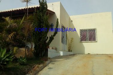 Casa &agrave; venda - 210m&sup2; - CAMPOS DE ATIBAIA