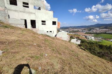 Terreno &agrave; venda - 360m&sup2; - Bom Jesus Dos Perdoes