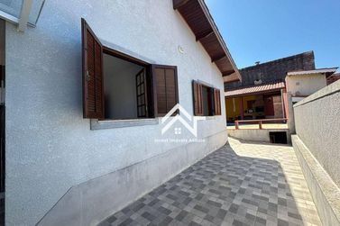 Casa para alugar - 212m&sup2; - Jardim do Lago