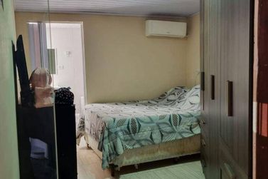 Ch&aacute;cara &agrave; venda - 145m&sup2; - Rio Abaixo