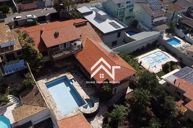 Casa &agrave; venda - 800m&sup2; - Vila Petr&oacute;polis