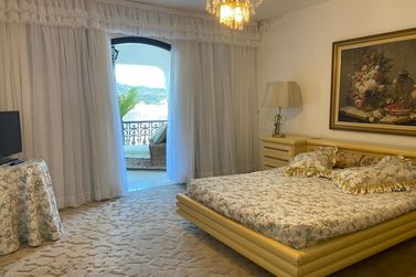 Casa &agrave; venda - 700m&sup2; - Condom&iacute;nio Flamboyant