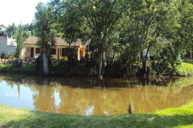 S&iacute;tio &agrave; venda - 1800m&sup2; - Cachoeirinha