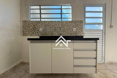 Casa para alugar - 252m&sup2; - Alvin&oacute;polis