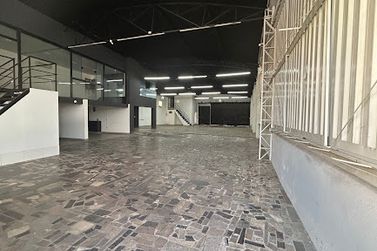 Sal&atilde;o Comercial para alugar - 658m&sup2; - Jardim Alvin&oacute;polis