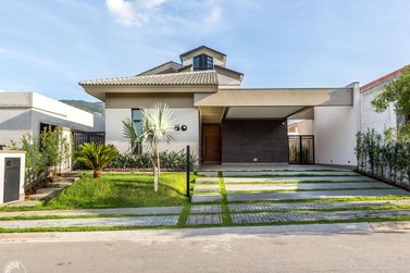 Casa &agrave; venda - 350m&sup2; - LOTEAMENTO GRANVILLE ATIBAIA