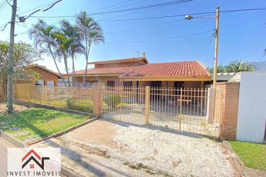 Casa para alugar - 700m&sup2; - Vila Petr&oacute;polis