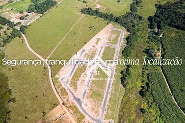 Terreno &agrave; venda - 300m&sup2; - Vale do Sol