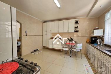 Casa &agrave; venda - 221m&sup2; - Jardim Shangri-L&aacute;