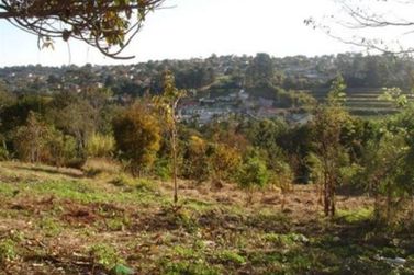 Terreno &agrave; venda - 1385m&sup2; - Condominio Flamboyant