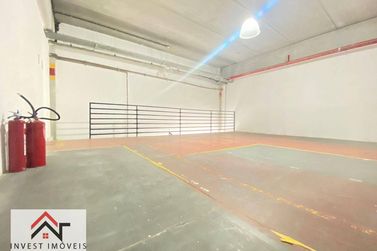 Sal&atilde;o Comercial para alugar - 160m&sup2; - Caetetuba