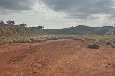Terreno &agrave; venda - 3007m&sup2; - Loteamento Parque Serras de Atibaia I