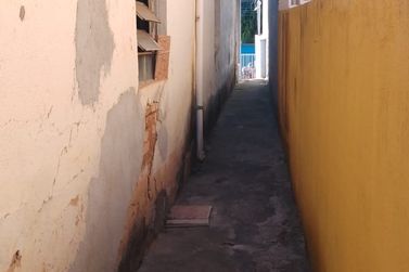 Casa &agrave; venda - CENTRO