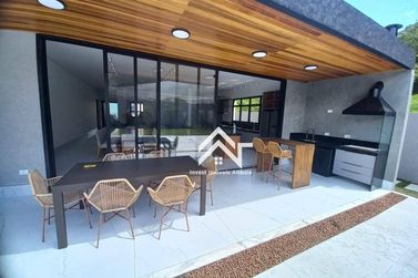 Casa &agrave; venda - 390m&sup2; - Condom&iacute;nio Itapor&atilde;