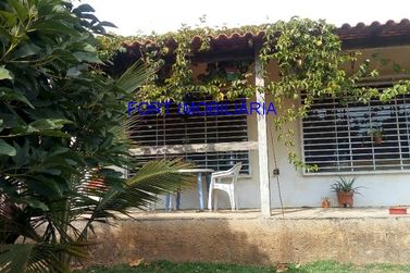 Casa &agrave; venda - 210m&sup2; - CAMPOS DE ATIBAIA
