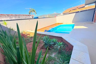 Casa &agrave; venda - 153m&sup2; - Jardim Jaragu&aacute;