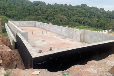 Terreno &agrave; venda - 300m&sup2; - LARANJA AZEDA
