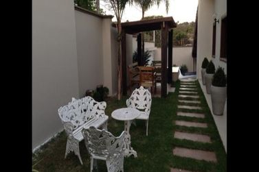Casa &agrave; venda - 720m&sup2; - JARDIM FLORESTA