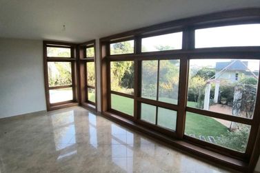 Casa para alugar - 606m&sup2; - NOVA GARD&Ecirc;NIA