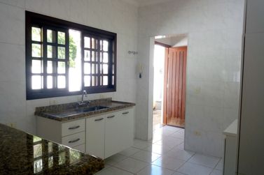Casa para alugar - 183m&sup2; - Vila Petr&oacute;polis