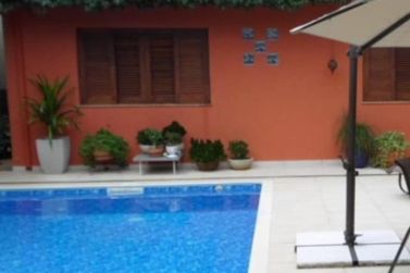 Casa &agrave; venda - 330m&sup2; - Vila petr&oacute;polis