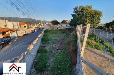 Terreno &agrave; venda - 700m&sup2; - Jardim Imperial