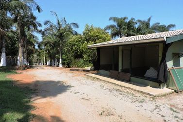 Ch&aacute;cara &agrave; venda - 450m&sup2; - CAETETUBA