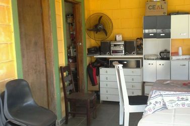 Ch&aacute;cara &agrave; venda - 150m&sup2; - Jardim Maracan&atilde;