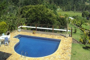 S&iacute;tio &agrave; venda - 1800m&sup2; - Cachoeirinha