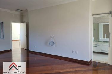 Sobrado para alugar - 700m&sup2; - Lagos de Santa Helena