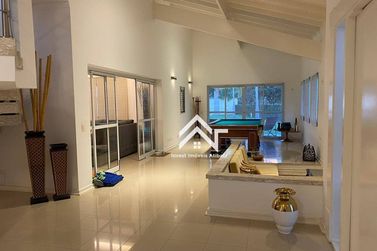 Casa &agrave; venda - 566m&sup2; - Parque Res Shambala