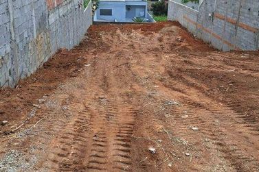 Terreno &agrave; venda - 400m&sup2; - Jardim dos Pinheiros