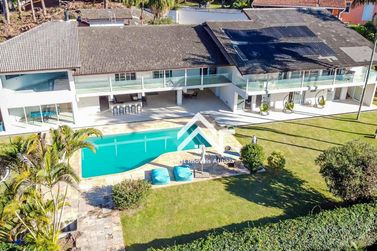 Casa &agrave; venda - 1100m&sup2; - Condominio Est&acirc;ncia Parque de Atibaia