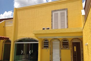 Casa &agrave; venda - 300m&sup2; - Jardim Vila Galv&atilde;o