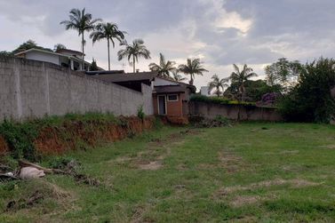 Terreno &agrave; venda - 385m&sup2; - Vila Petr&oacute;polis