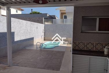 Casa &agrave; venda - 145m&sup2; - Condom&iacute;nio Terras de Atibaia I