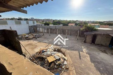 Terreno &agrave; venda - 900m&sup2; - Jardim das Cerejeiras