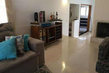 Casa &agrave; venda - 390m&sup2; - CONDOM&Iacute;NIO SERRA DA ESTRELA