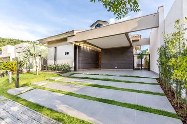 Casa &agrave; venda - 350m&sup2; - LOTEAMENTO GRANVILLE ATIBAIA
