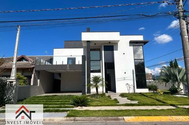 Casa &agrave; venda - 246m&sup2; - Condominio Alto da Floresta