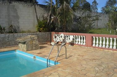 Ch&aacute;cara &agrave; venda - 150m&sup2; - Jardim Maracan&atilde;