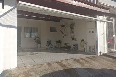 Casa &agrave; venda - 76m&sup2; - Jardim Colonial