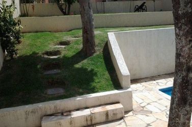 Casa &agrave; venda - 450m&sup2; - Nova Gard&ecirc;nia