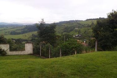Ch&aacute;cara &agrave; venda - VIT&Oacute;RIA R&Eacute;GIA
