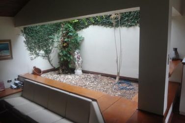 Casa &agrave; venda - 645m&sup2; - Nova Gard&ecirc;nia