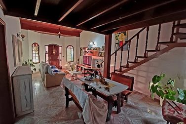 Casa &agrave; venda - 330m&sup2; - Jardim do Lago